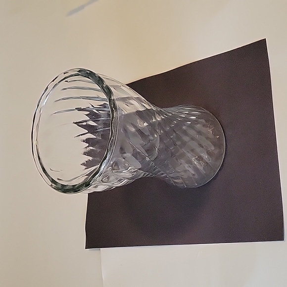 FLOWER VASE, glass. - Picture 1 of 7